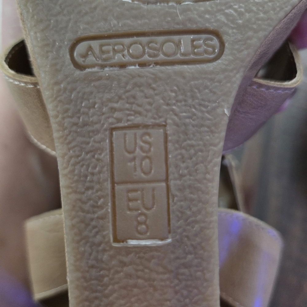 🎈2/$15 Women's Tan Wedge Sandals - Picture 5 of 7